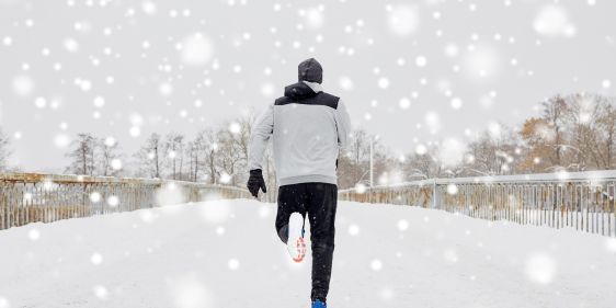 Выбор идеальной спортивной одежды для зимних тренировок