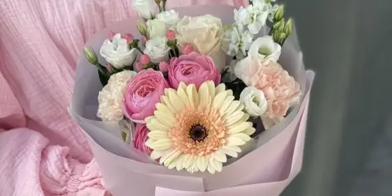 Скидки до 65% на букеты ко Дню учителя от Цветы тут