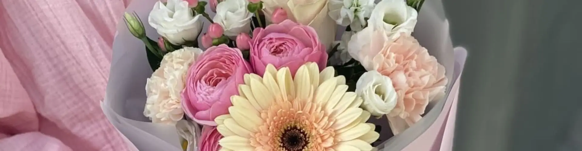 Скидки до 65% на букеты ко Дню учителя от Цветы тут