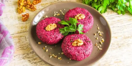 Пхали со свеклой в подарок в ресторанах Хинкальня от Деливио