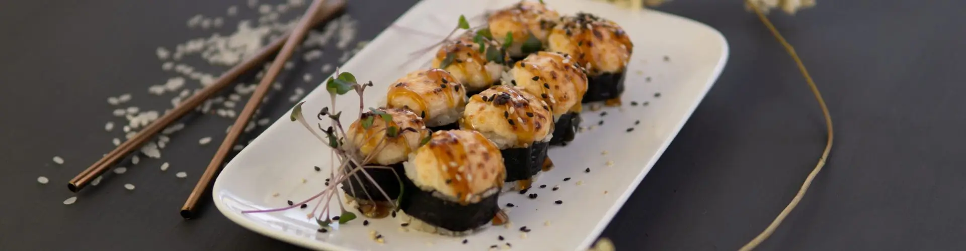 Запеченный ролл в подарок от Shiso Art в Деливио