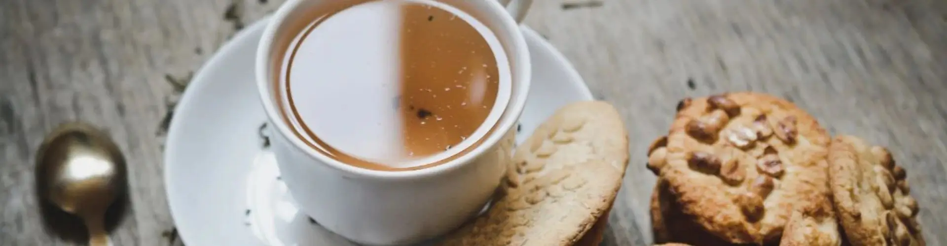 Напиток и десерт в подарок от Гранд Кофе&Бэйкэри в Деливио