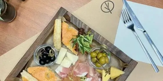 Скидка 10% на все меню ресторана Фамилия в Деливио