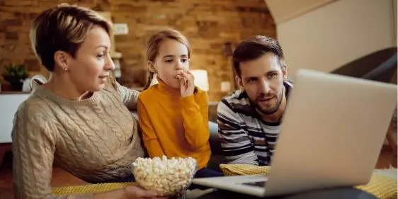 Новики сериалов октября 2025