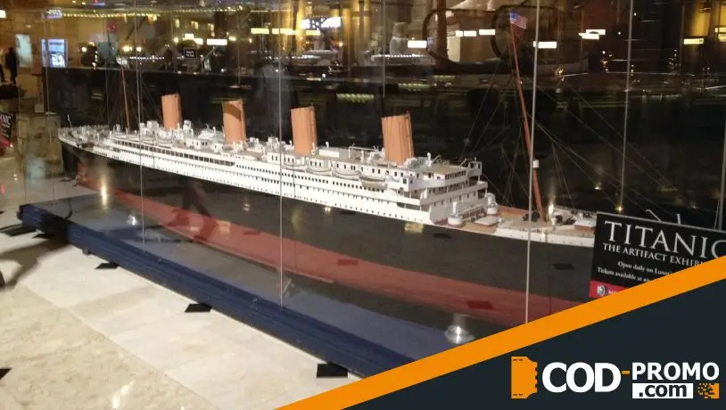 Сфинкс возле входа в Люксор - экспозиция Титаник: Артефакты с океанских глубин