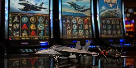 Лучшие слоты на тему авиации